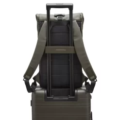 Horizn Studios SoFo Rolltop Backpack Dark Olive -Modetaschen Geschäft compressed 4260663840726 SoFo Rolltop DarkOlive TrolleyBack 2048px