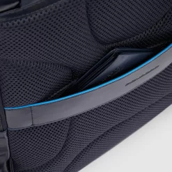 Piquadro Blue Square - Laptoprucksack 15.6" Mit IPad-Halter In Nachtblau 19 Piquadro Blue Square - Laptoprucksack 15.6" Mit IPad-Halter In Nachtblau -Modetaschen Geschäft compressed CA4818B2V MO DETT7