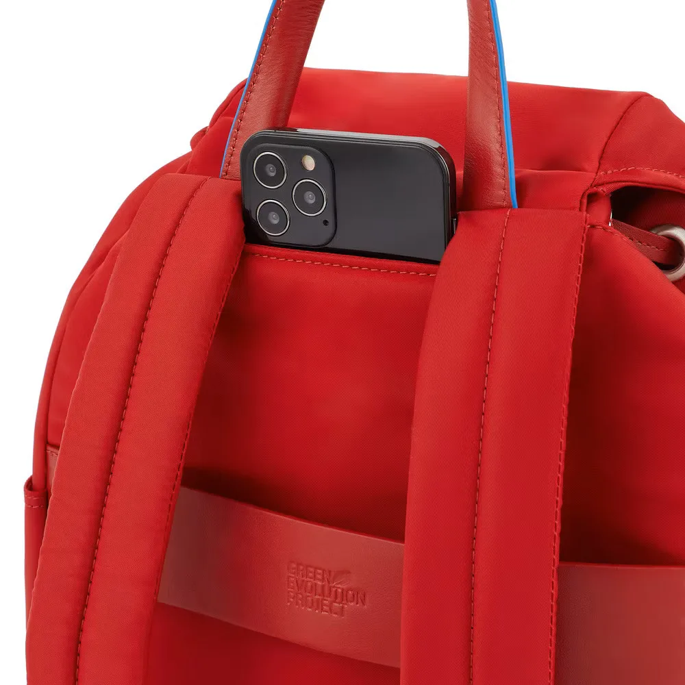 Piquadro Ryan - Damenrucksack Aus Rezykliertem Stoff Mit IPad®-Fach In Rot 10 Piquadro Ryan - Damenrucksack Aus Rezykliertem Stoff Mit IPad®-Fach In Rot – Bild 8