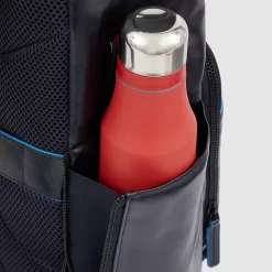 Piquadro B2 Revamp - Laptoprucksack 14" Mit IPad-Halter In Mahagoni 16 Piquadro B2 Revamp - Laptoprucksack 14" Mit IPad-Halter In Mahagoni -Modetaschen Geschäft compressed CA6104B2V BLU DETT4 1