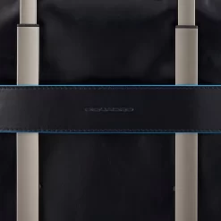 Piquadro B2 Revamp - Schmale Laptoptasche 14" Mit IPad-Halter In Nachtblau 18 Piquadro B2 Revamp - Schmale Laptoptasche 14" Mit IPad-Halter In Nachtblau -Modetaschen Geschäft compressed CA6105B2V BLU DETT7