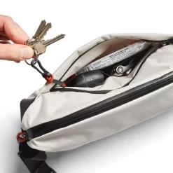 BELLROY Lite Sling Chalk 14 BELLROY Lite Sling Chalk -Modetaschen Geschäft compressed bellroy BLLA CHK 225 web 04