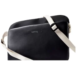 BELLROY City Pouch Plus Premium Black Sand -Modetaschen Geschäft compressed bellroy bclb blacksand web 07