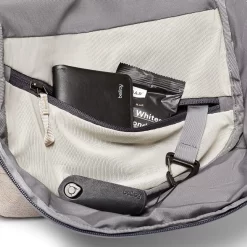 BELLROY Via - Rucksack, Saltbush -Modetaschen Geschäft compressed bellroy beba saltbush web 05